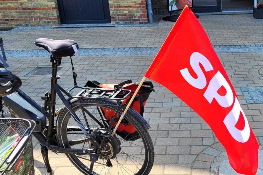 Fahrrad mit SPD Fahne